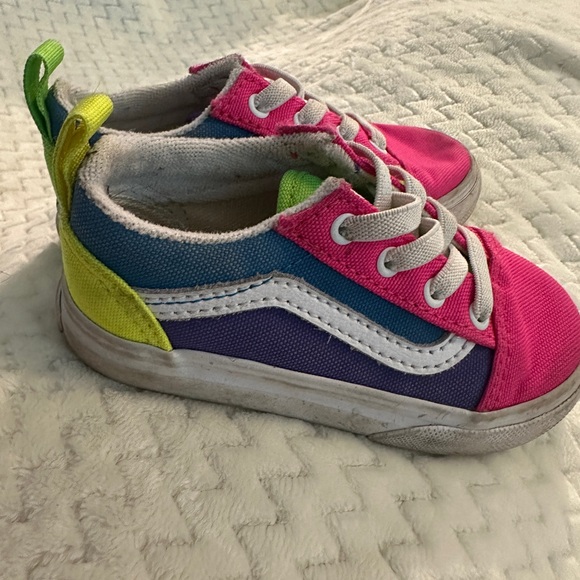Vans Retro Girls Shoes - Picture 2 of 4